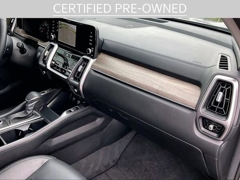 Certified 2022 Kia Sorento S w/ Panoramic Sunroof Package AWD/4WD image 15