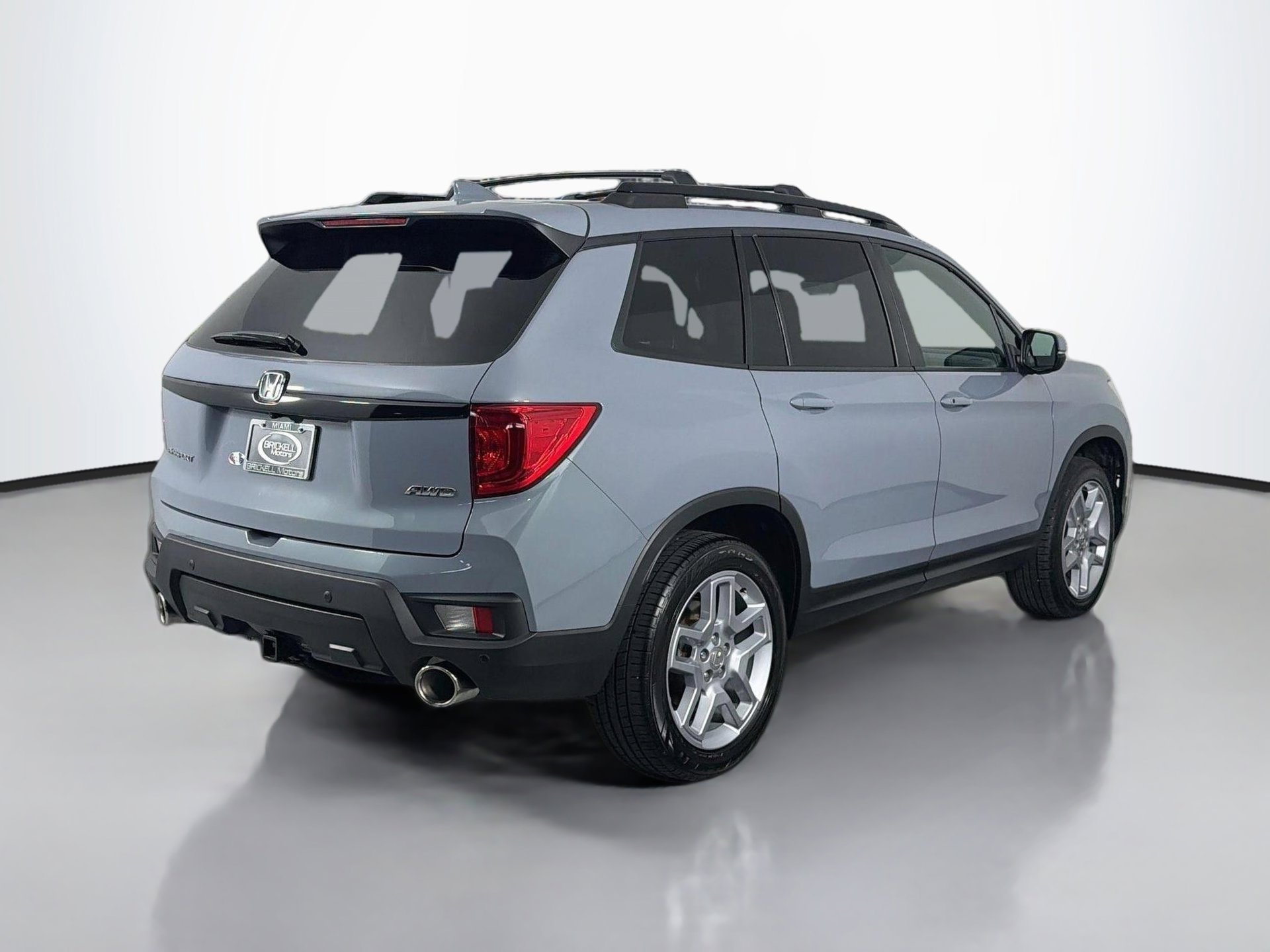 Used 2025 Honda Passport EX-L image 3