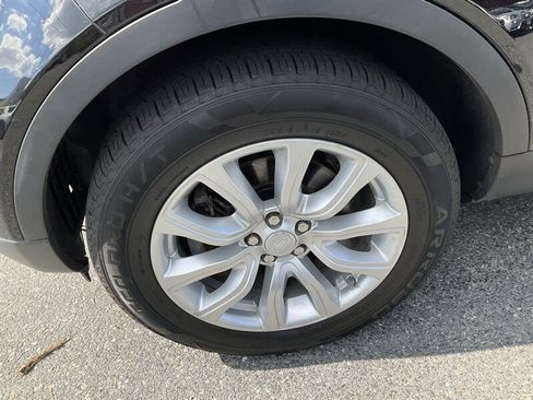 Used 2018 Land Rover Range Rover Evoque SE AWD/4WD image 9