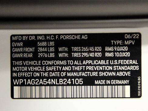 Certified 2022 Porsche Macan S image 30