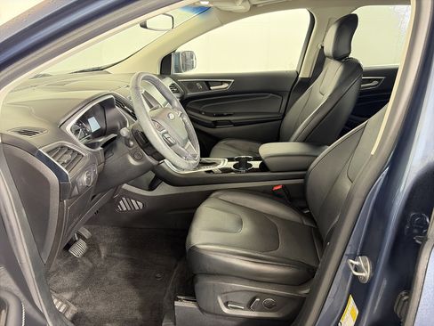 Used 2018 Ford Edge Titanium w/ Equipment Group 301A image 6