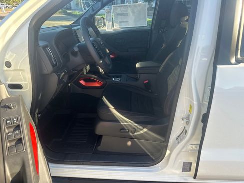 New 2026 Nissan Frontier PRO-4X w/ Pro-4x Convenience Package image 9
