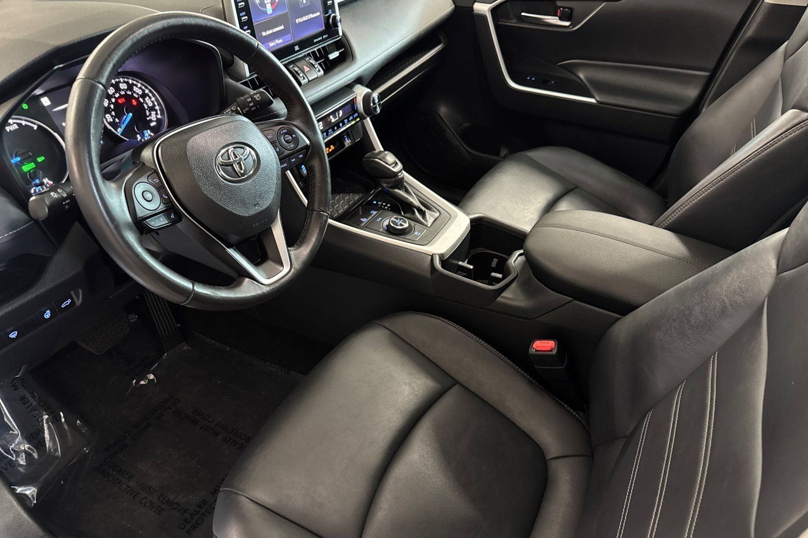 Used 2022 Toyota RAV4 XLE Premium AWD/4WD image 10