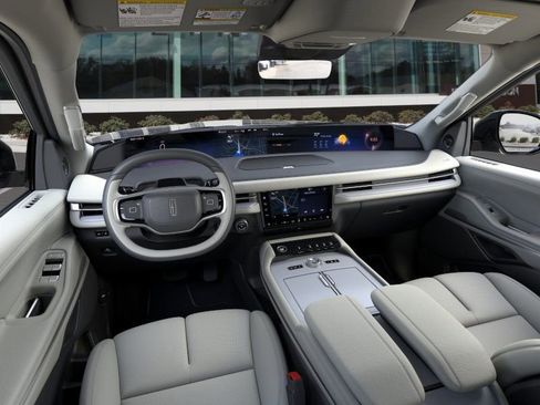 New 2026 Lincoln Navigator L Premier AWD/4WD image 9