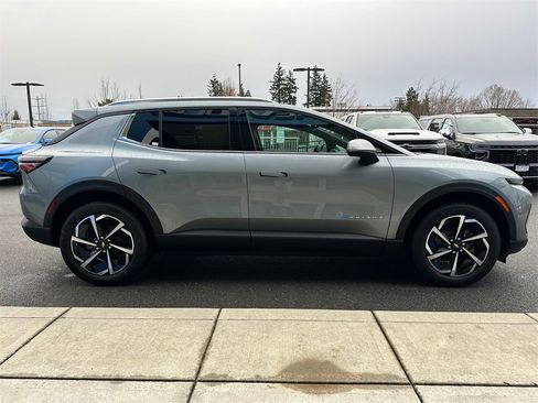 New 2026 Chevrolet Equinox EV LT image 6