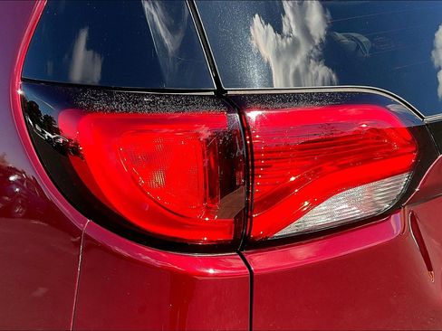 Used 2017 Chrysler Pacifica Touring-L image 23