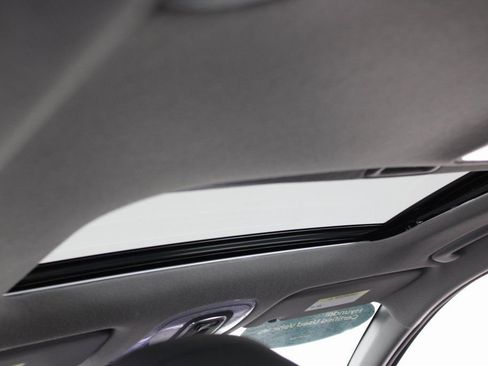 Certified 2025 Hyundai Elantra SEL image 20