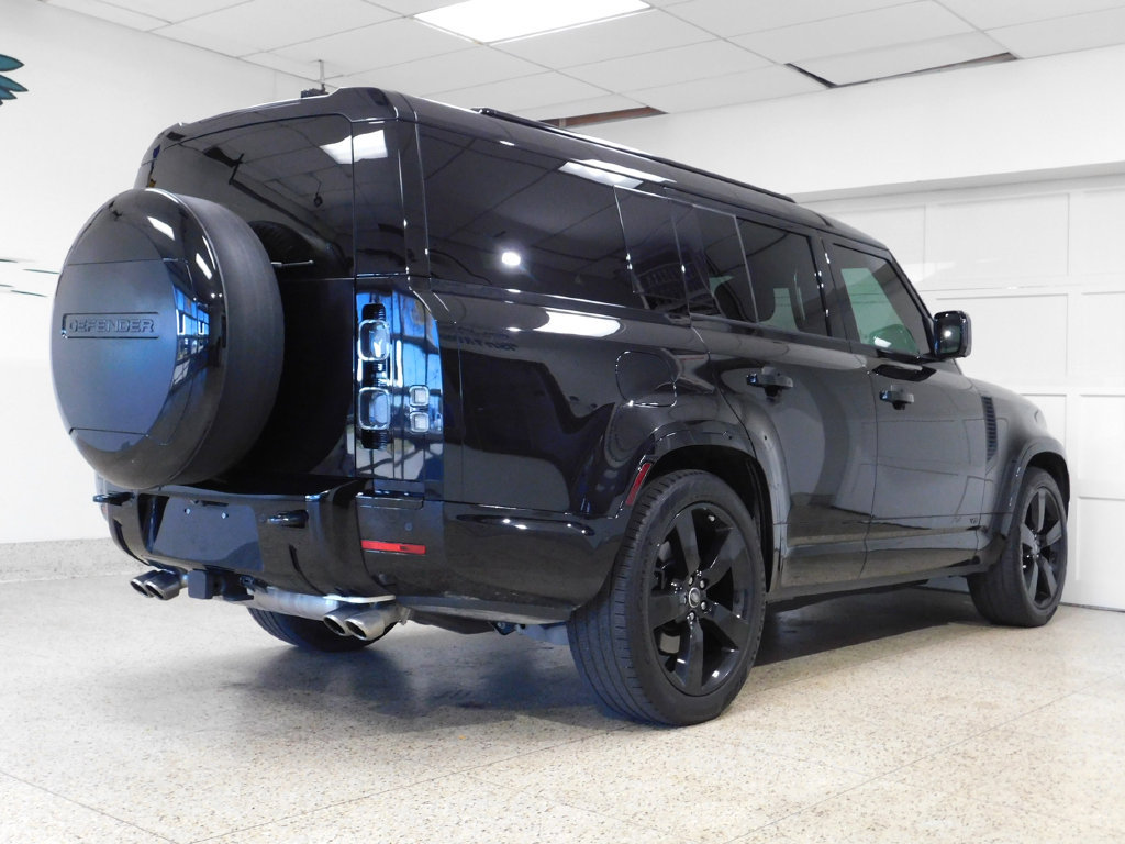 Used 2025 Land Rover Defender 130 V8 AWD/4WD image 4