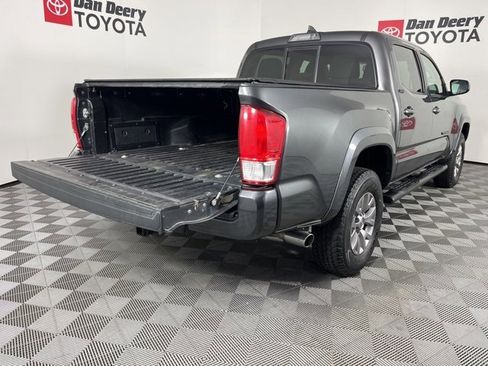 Certified 2017 Toyota Tacoma SR5 w/ Tow Package image 17