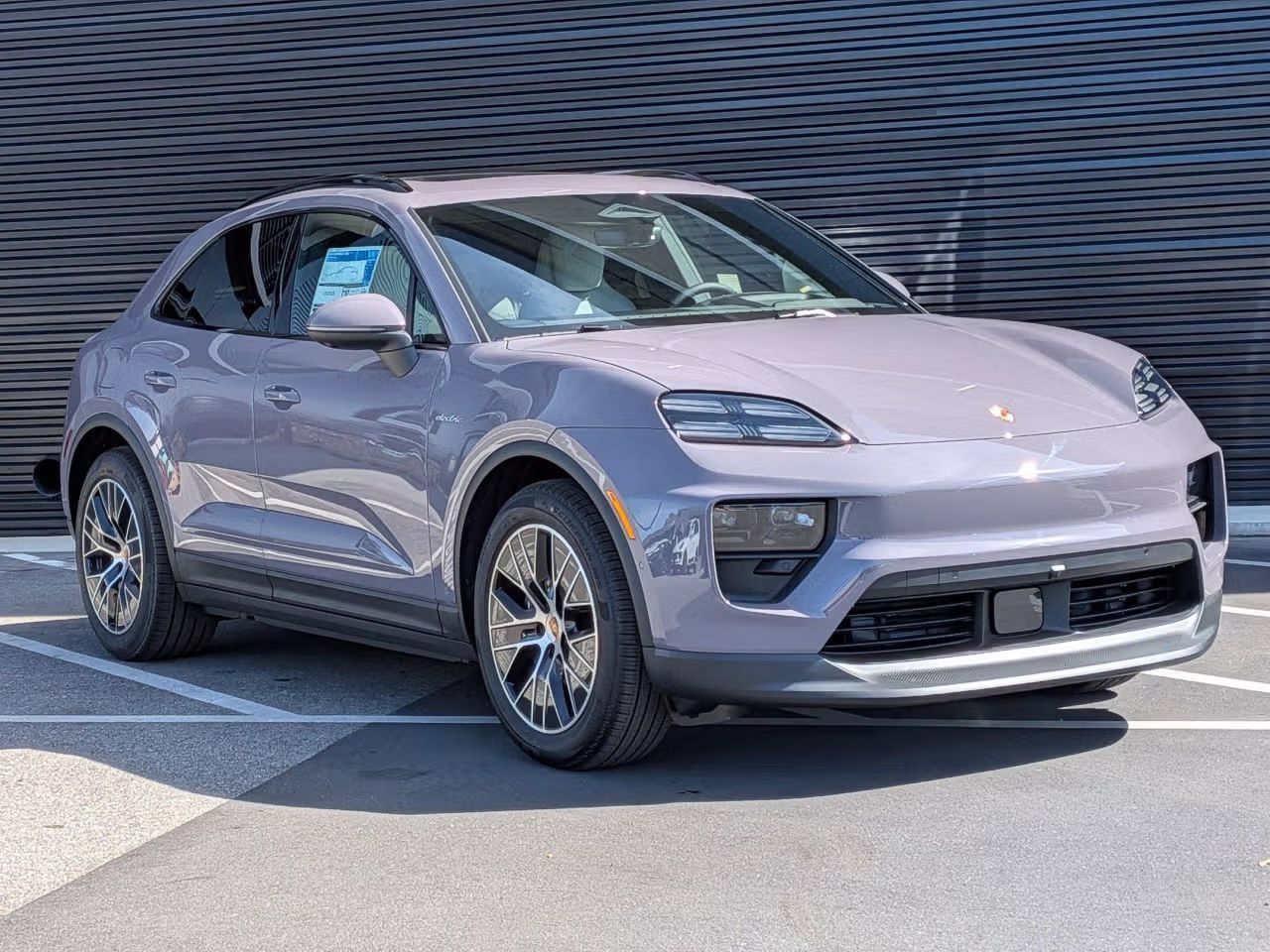 Certified 2026 Porsche Macan Electric RWD image 9