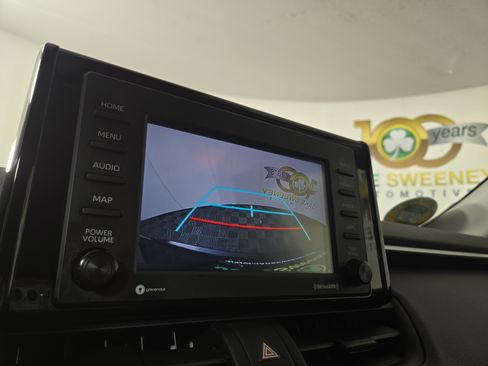 Used 2022 Toyota RAV4 LE AWD/4WD image 21