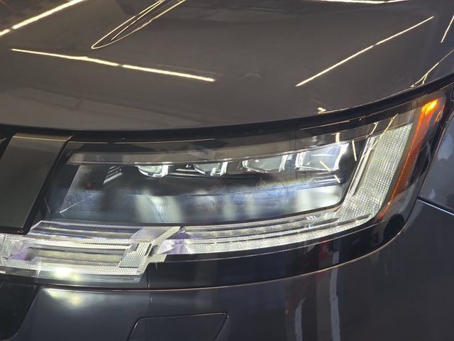New 2026 Land Rover Range Rover Long Wheelbase SE AWD/4WD image 21