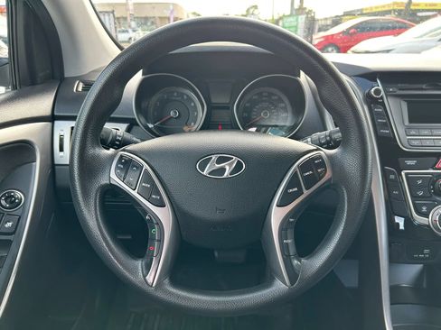 Used 2017 Hyundai Elantra GT FWD image 21