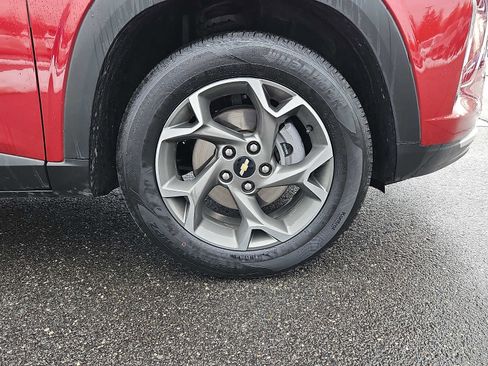 Used 2025 Chevrolet Trax LT image 9