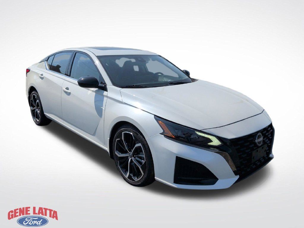 Used 2023 Nissan Altima 2.5 SR w/ SR Premium Package AWD/4WD 360° Tour