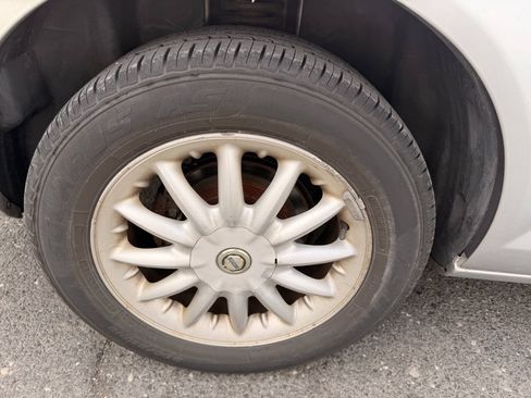 Used 2003 Chrysler Sebring LX FWD image 13