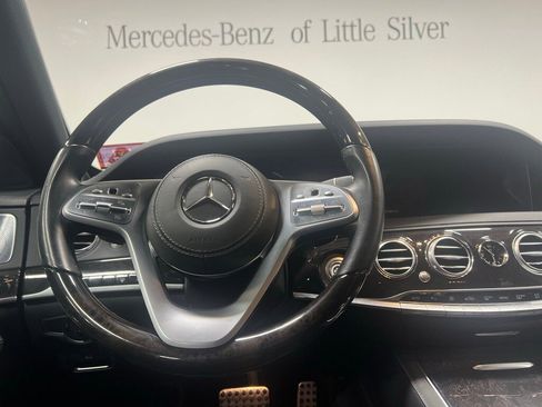 Used 2018 Mercedes-Benz S 560 4MATIC Sedan image 31
