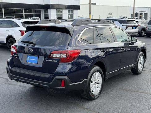 Used 2018 Subaru Outback 2.5i Premium AWD/4WD image 2