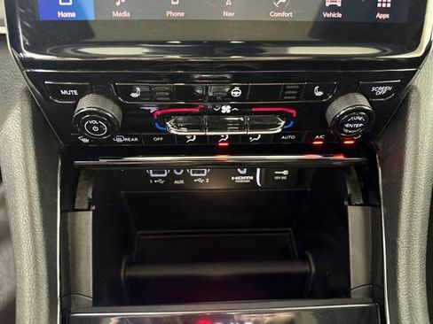 Used 2022 Jeep Grand Cherokee Limited 4xe image 22