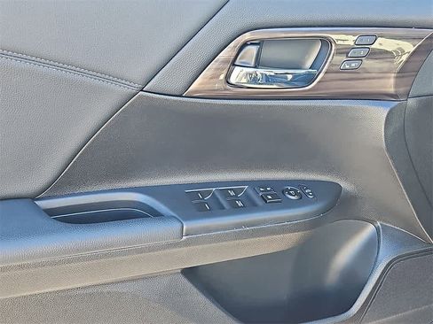 Used 2016 Honda Accord EX-L image 11