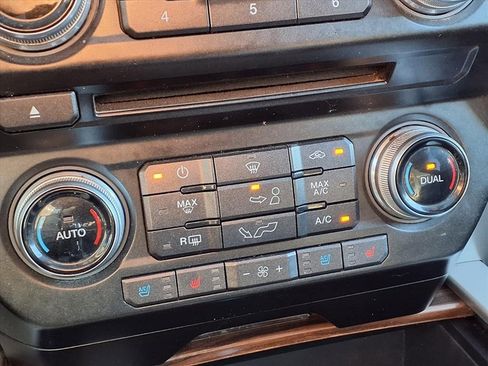 Used 2017 Ford F150 Lariat w/ Equipment Group 502A Luxury image 16