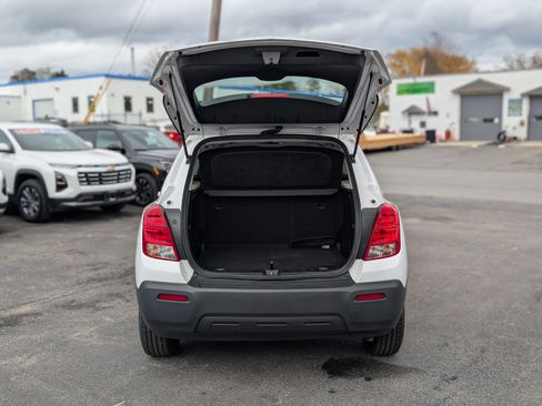 Used 2016 Chevrolet Trax LS image 28