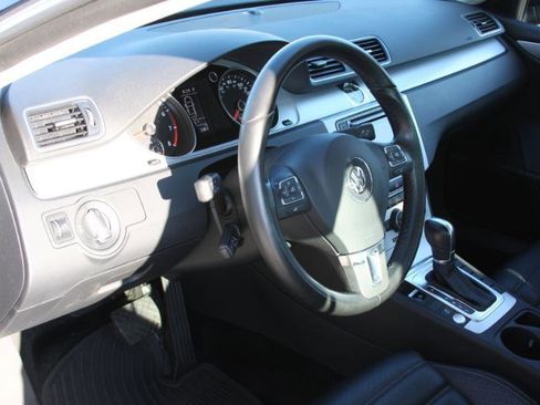 Used 2016 Volkswagen CC Sport FWD image 25