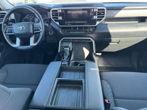 Used 2022 Toyota Tundra SR5 w/ SR5 Convenience Package image 12