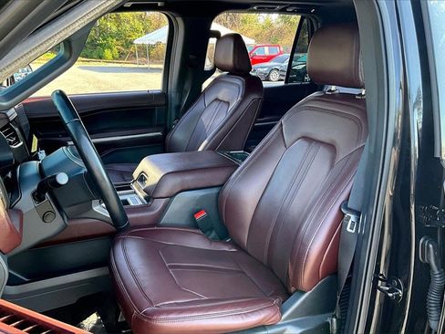 Used 2023 Ford Expedition Limited image 19