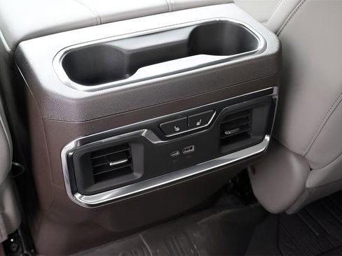 New 2026 GMC Sierra 1500 SLT image 30