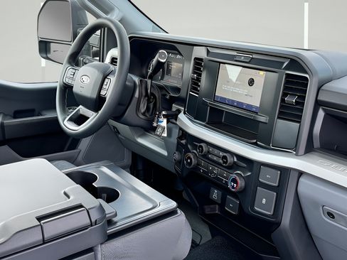 New 2025 Ford F350 XL w/ 360-Degree Camera Package RWD image 6