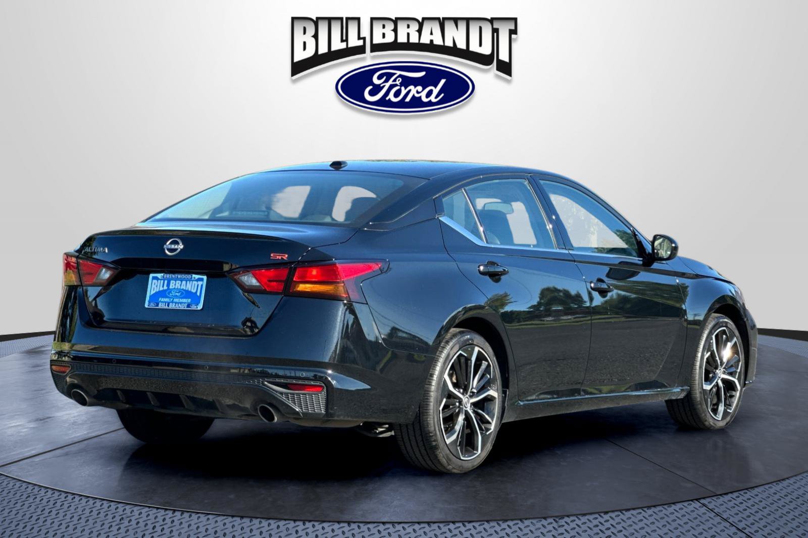 Used 2025 Nissan Altima 2.5 SR FWD image 3
