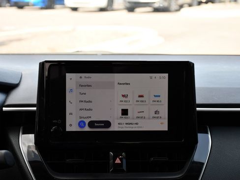 Used 2025 Toyota Corolla LE FWD image 27