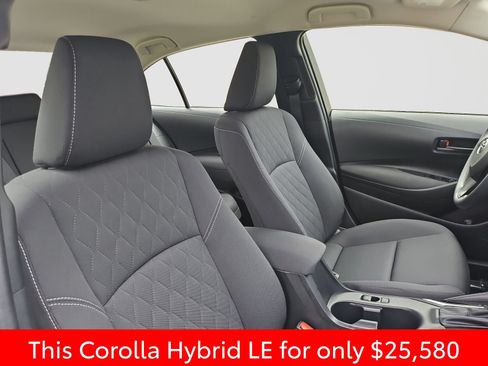 Used 2025 Toyota Corolla LE FWD image 18