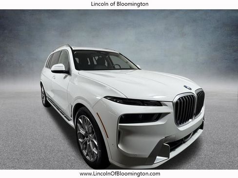 Used 2026 BMW X7 xDrive40i AWD/4WD image 9