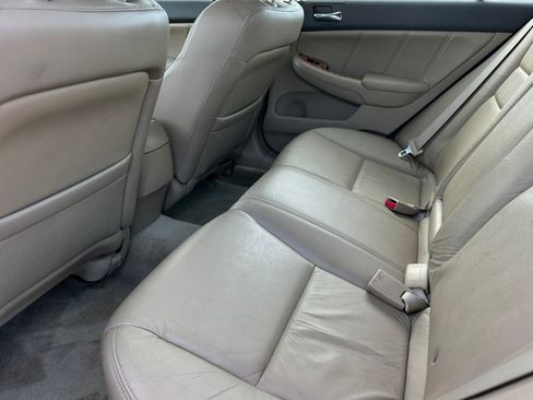 Used 2005 Honda Accord Hybrid Sedan image 12