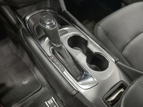 Used 2017 Chevrolet Malibu LT image 22