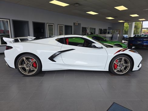 Used 2020 Chevrolet Corvette Stingray Premium Cpe w/ 3LT Preferred Equipment Group image 2