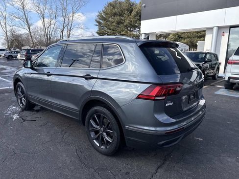 Used 2022 Volkswagen Tiguan SE image 3