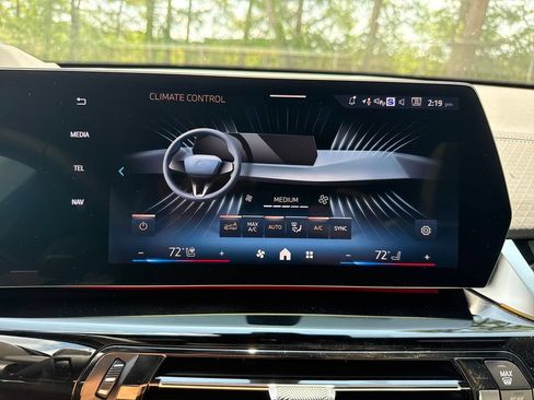 New 2026 BMW X2 xDrive28i w/ Technology Package AWD/4WD image 19