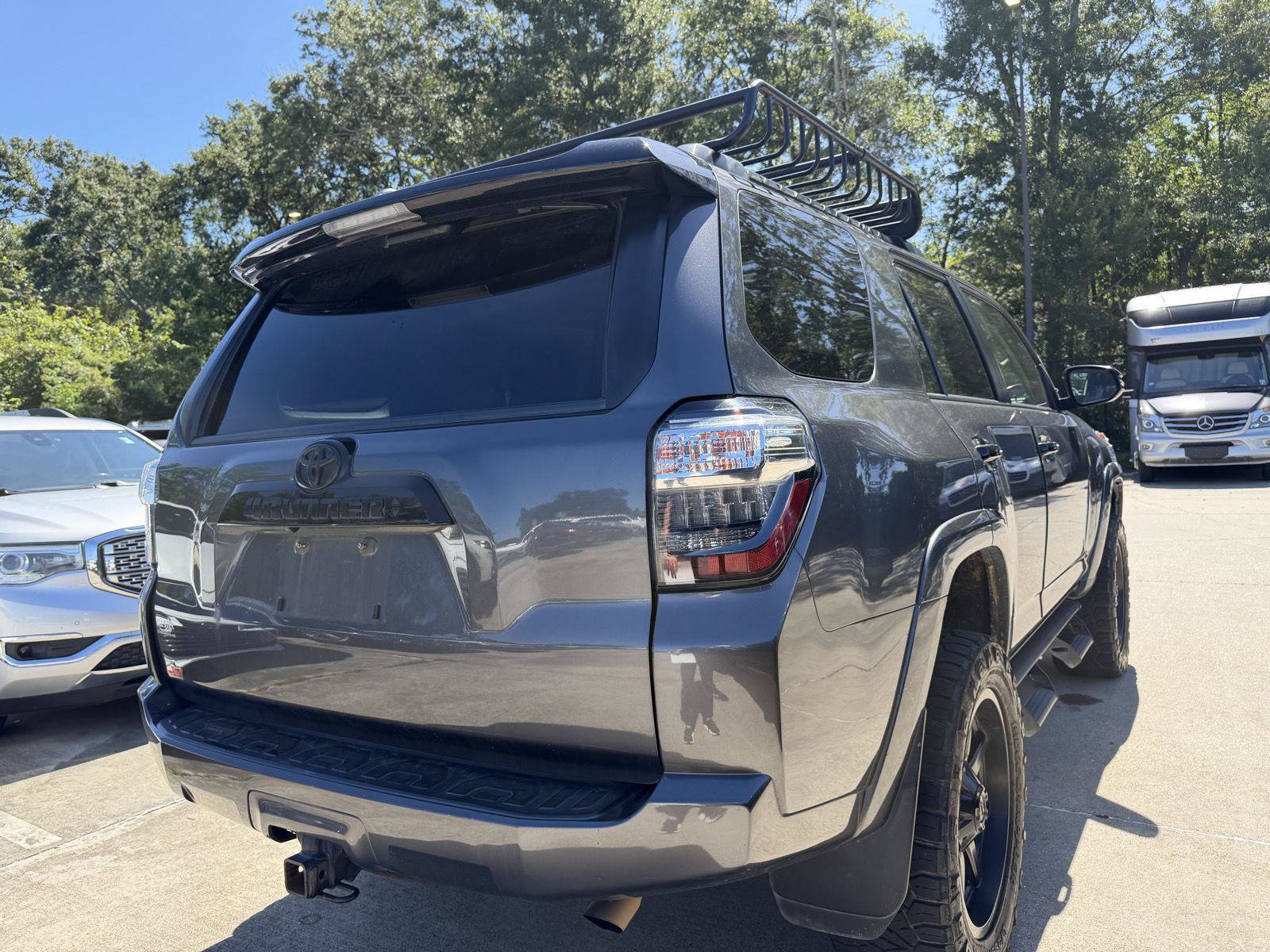 Used 2021 Toyota 4Runner Venture w/ Moonroof Package AWD/4WD image 21