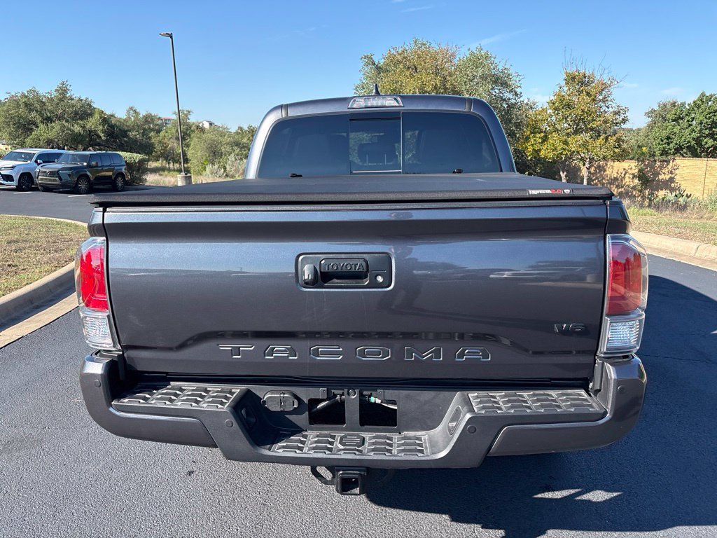 Used 2021 Toyota Tacoma TRD Off-Road w/ TRD Premium Off Road Package AWD/4WD image 4
