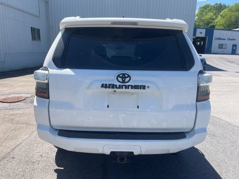 Used 2018 Toyota 4Runner SR5 Premium AWD/4WD image 7