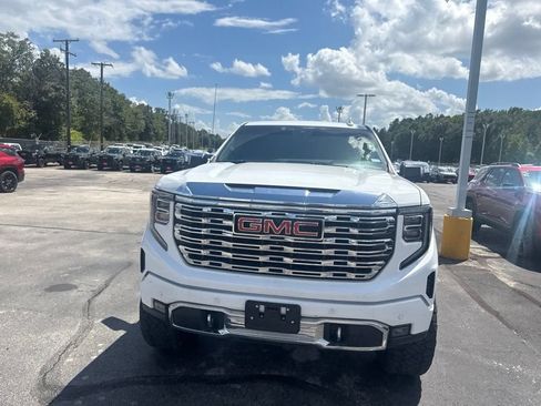 Used 2022 GMC Sierra 1500 Denali AWD/4WD image 2