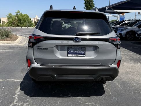 Used 2025 Subaru Forester Premium AWD/4WD image 6