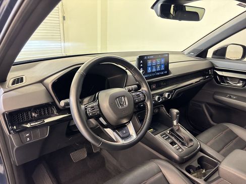 Used 2025 Honda CR-V Sport Touring image 4
