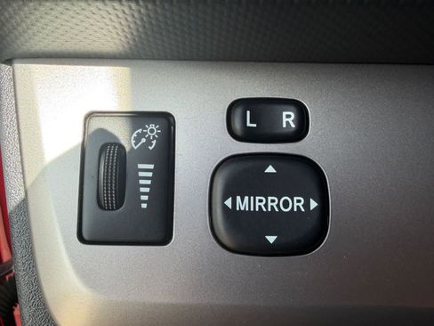 Used 2014 Scion xB FWD image 17