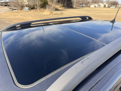 Used 2019 Jeep Cherokee Trailhawk image 12