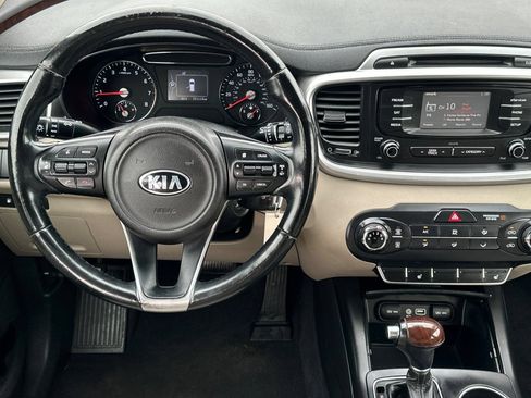 Used 2016 Kia Sorento AWD w/ LX Convenience Package image 14