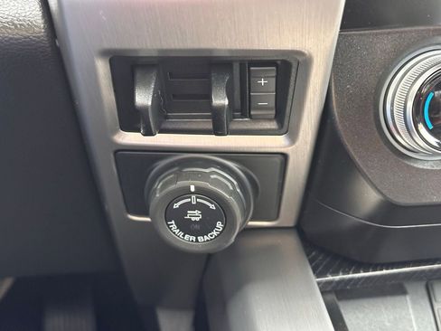 Used 2021 Ford F350 Platinum w/ Tremor Off-Road Package image 31